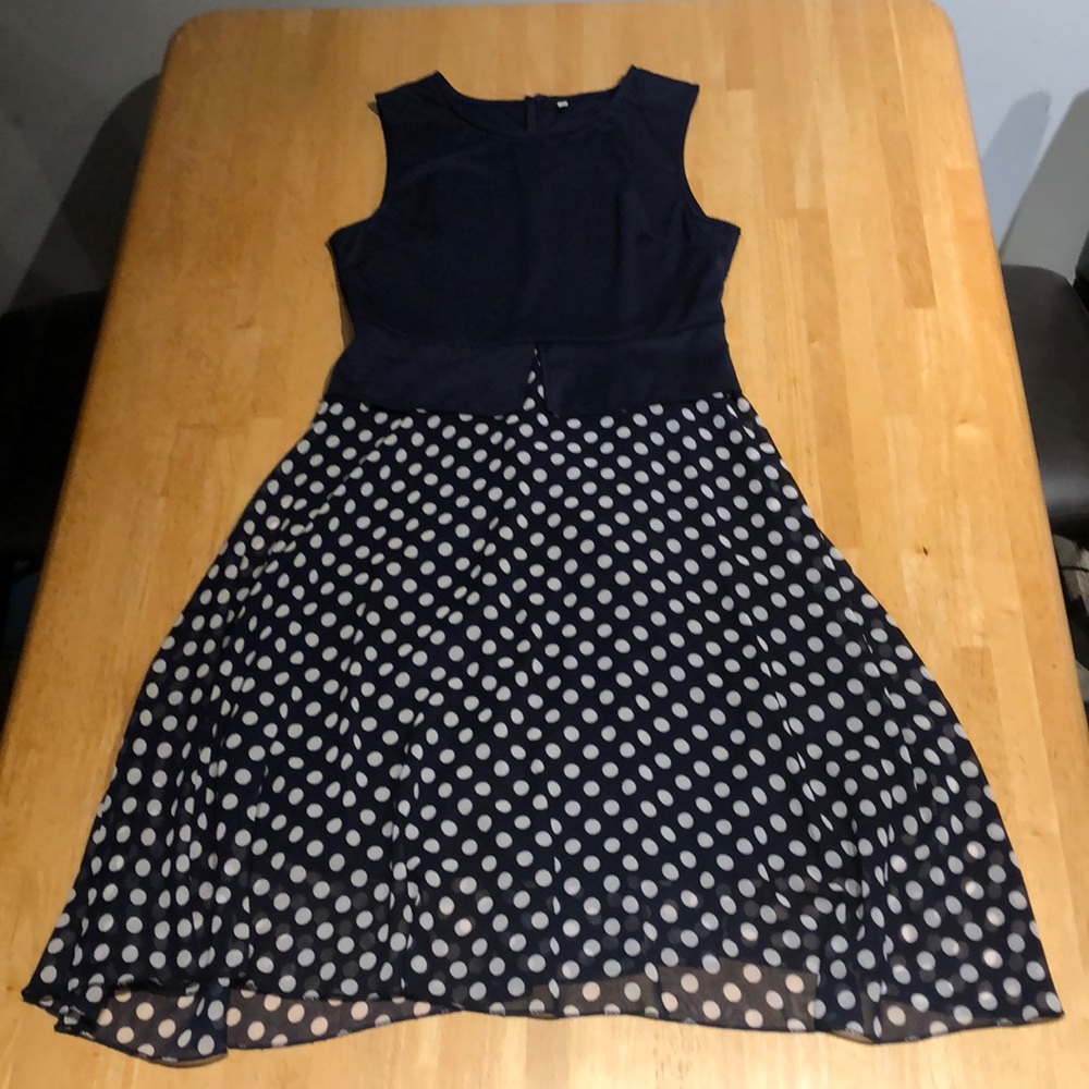 ⚠️ 2/$5 - NWOT Polka Dot Navy Blue Dress Dress, fits Large